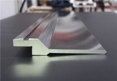 武漢某塑業(yè)有限公司購買折彎機(jī)模具